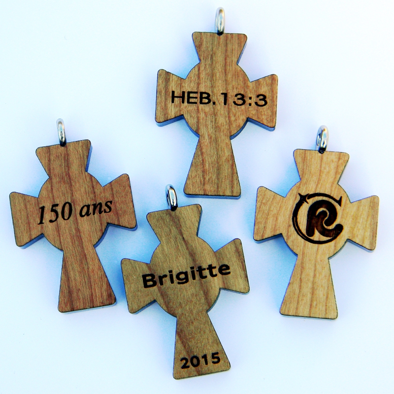 52A - Cruz de madera, Eucaristía