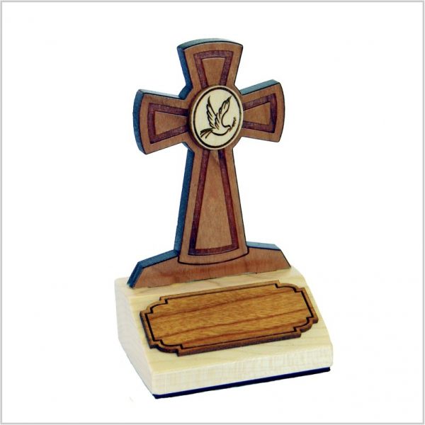 K83C - Recuerdo de madera con cruz, paloma