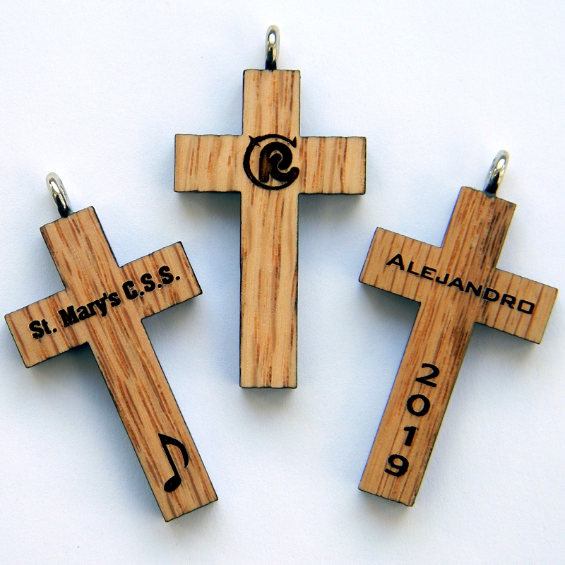 31A - Cruz de madera, alfa y omega